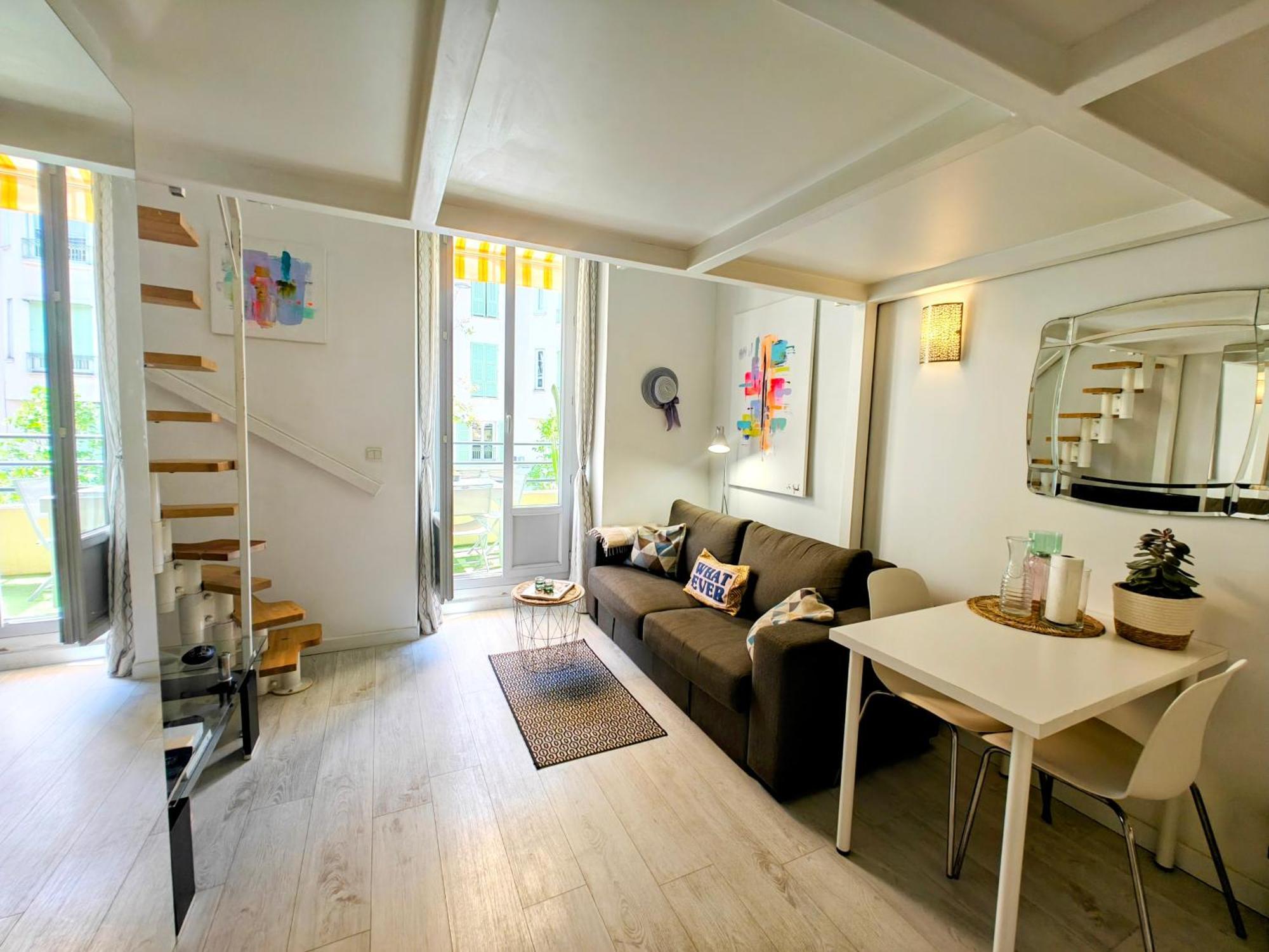 Duplex Central Close Beaches And Shops And Balcony Appartement Nice